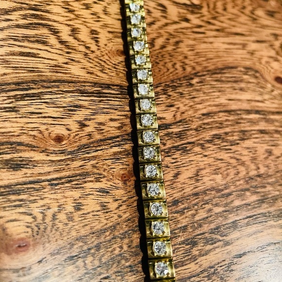 Classic Vintage AVON tennis bracelet. - Picture 9 of 12